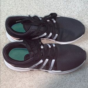 Barely worn Addidas sneakers